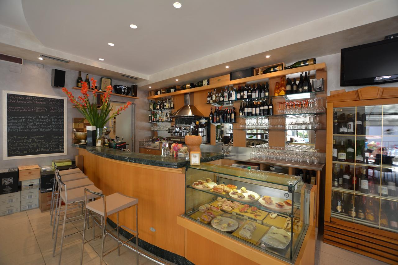 Tivoli Hotel 2*