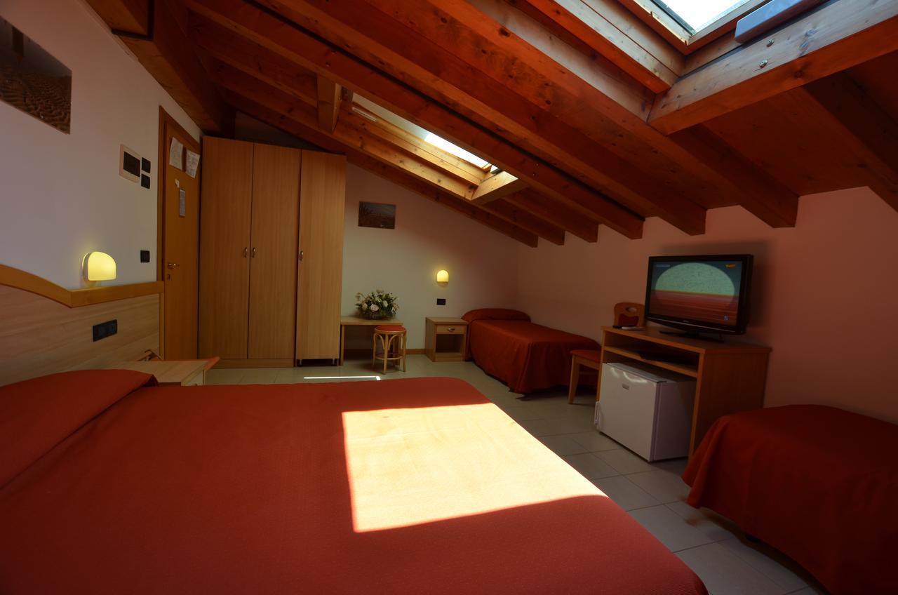 Tivoli Hotel 2*